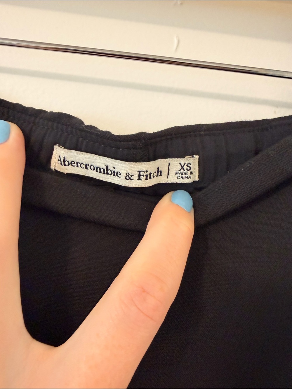 Abercrombie & Fitch Black Mini Skirt - Clean Tailored Cut - Picture 6 of 7